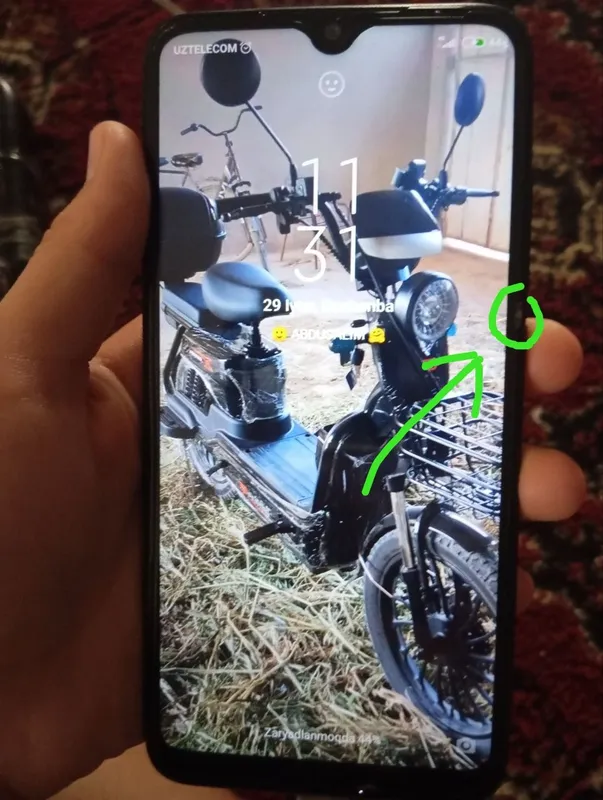 redmi 7 xotirasi 32 GB 3ram aybi sensori singan