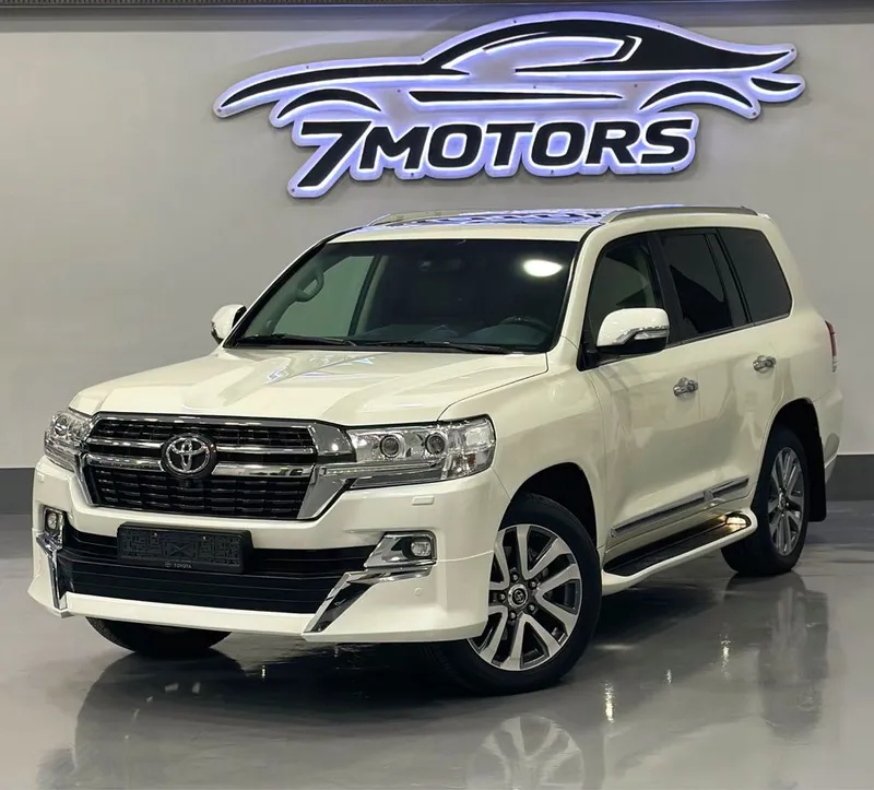 Toyota Land Cruiser 200 — фото 1