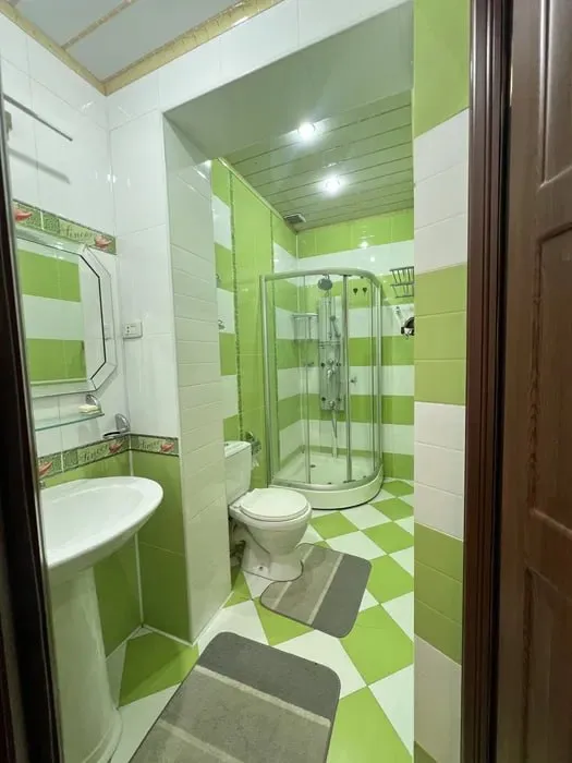 Ijaraga: 5 xonali uy/kvartira, 350 m², 2/2, Mirzo-Ulug‘bek tumani 10
