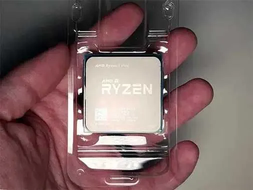 Продам Процессор AMD Ryzen 5 1400 в отличном состояние / Малайзия — фото 1