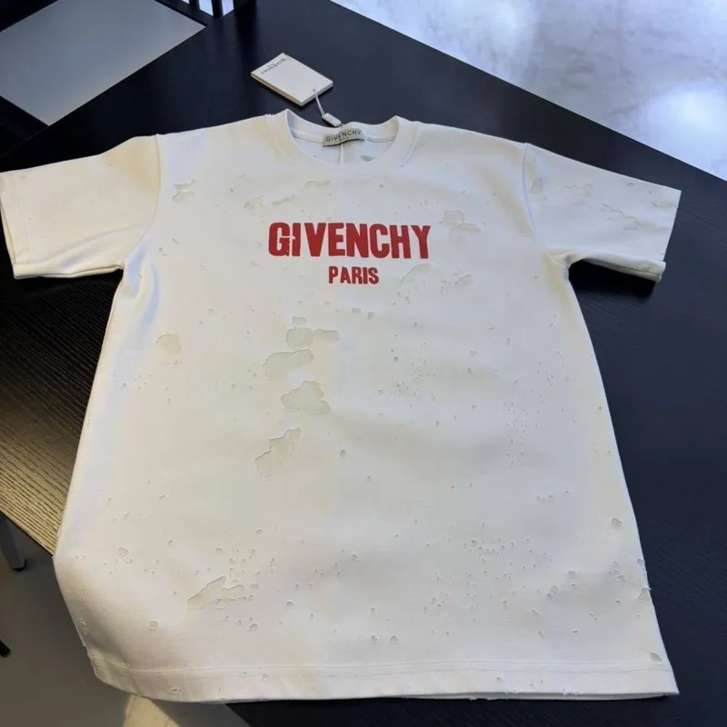 Футболки хорошего качества от бренда GIVENCHY 2 Футболки хорошего качества от бренда GIVENCHY 2