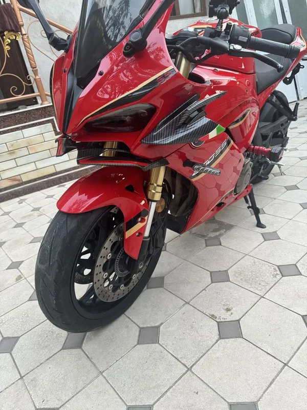 QJ Moto 600 SS. 3