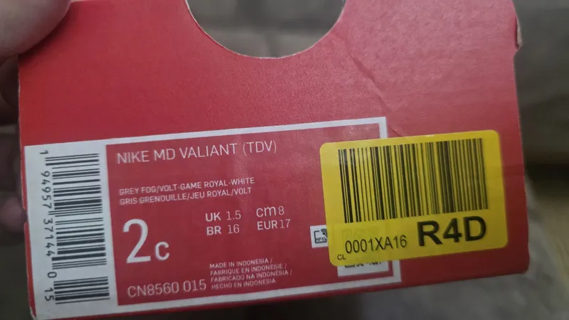 Nike оригинал кроссовки размер 17 с Германии 150000сум — фото 4 Nike оригинал кроссовки размер 17 с Германии 150000сум — фото 4