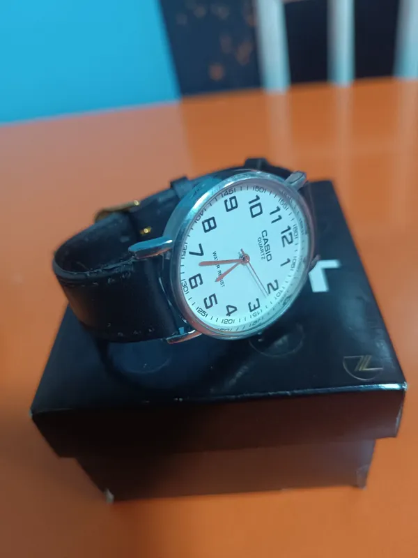 CASIO QUARTZ Soati holati yangi karobkasi bor — фото 1