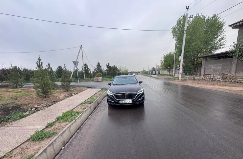 Hongqi H5 sotiladi 2 Hongqi H5 sotiladi 2