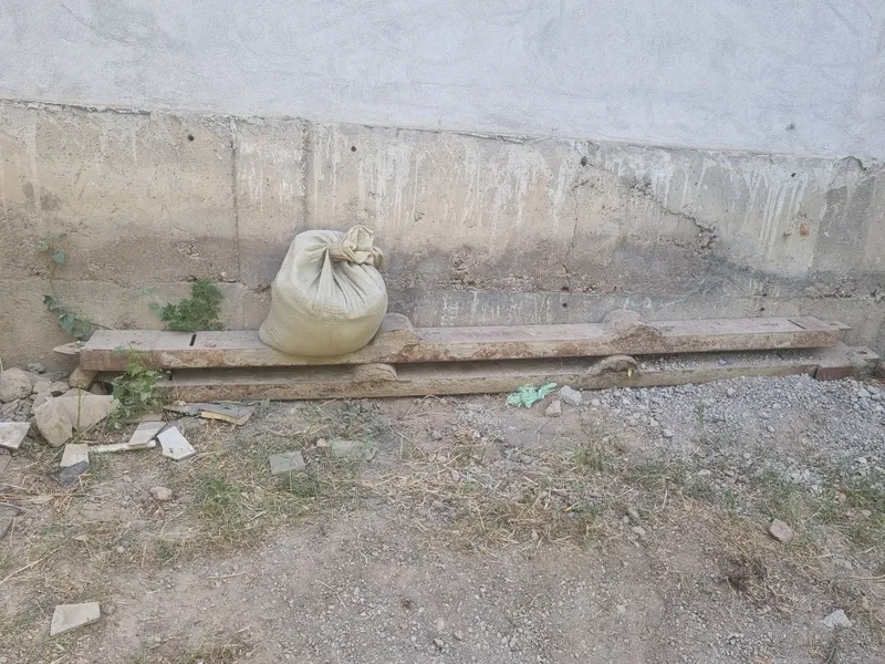 shveller 2.60 ×16 like har biri  2 donasi beriladi 1