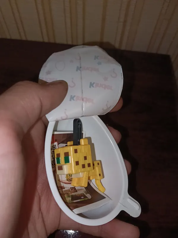 Продаю фигурку из Kinder joy Minecraft