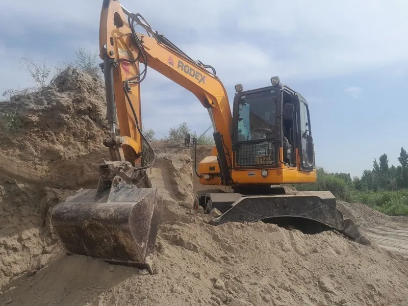 Ekskavator rodex x77 sotiladi srochna — фото 1