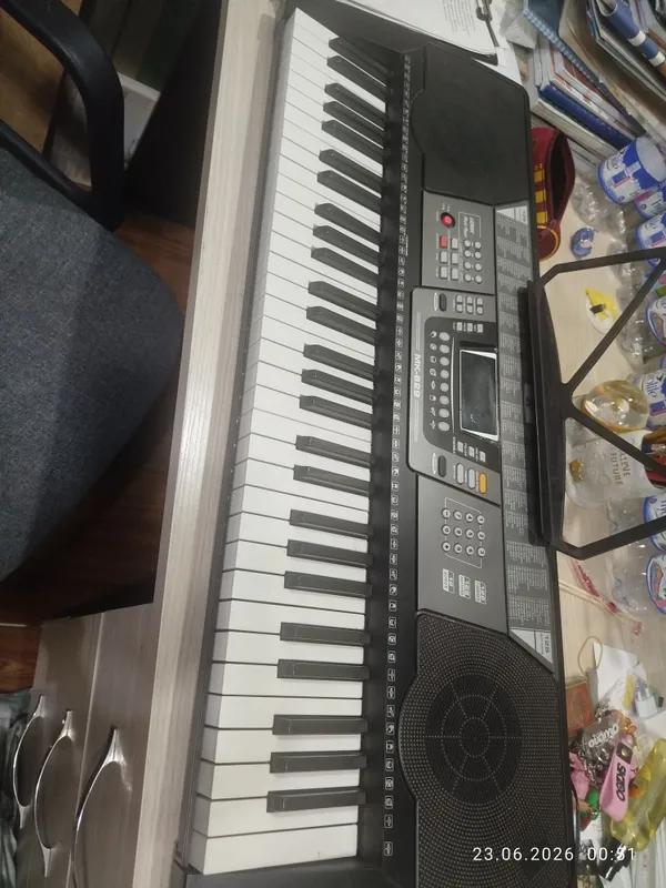 Pianino, sintezator. Shoshilinch sotaman 3