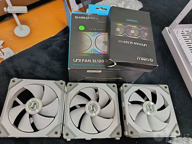 Lian li uni fan sl 2x140 sl 3x120 white 1 Lian li uni fan sl 2x140 sl 3x120 white 1