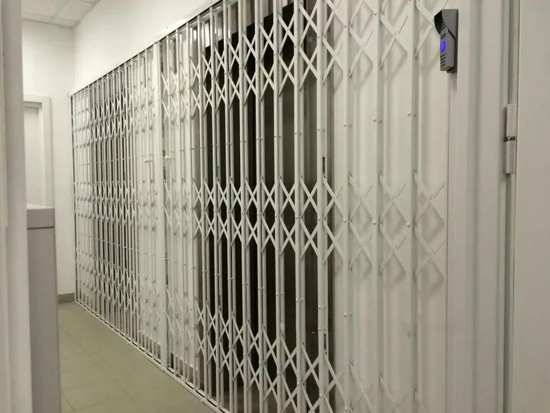 Металлические решётки раздвижные 1