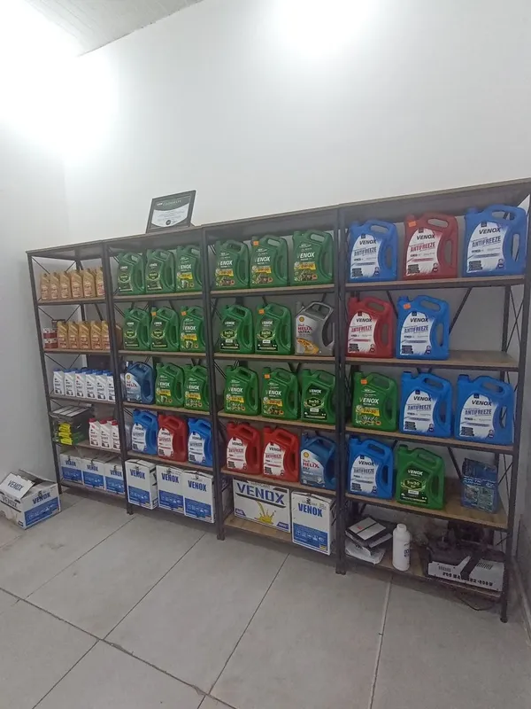 Stellaj sotiladi srochni yengi ideal holatda
