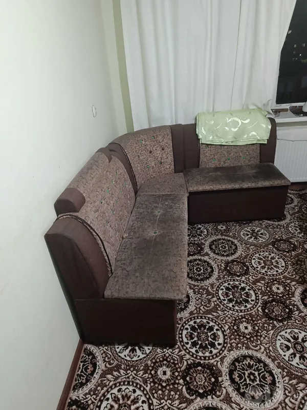 Отдам бесплатно Диван уголок 1 Отдам бесплатно Диван уголок 1