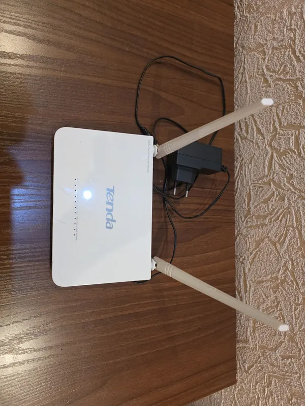 Продам роутер tenda