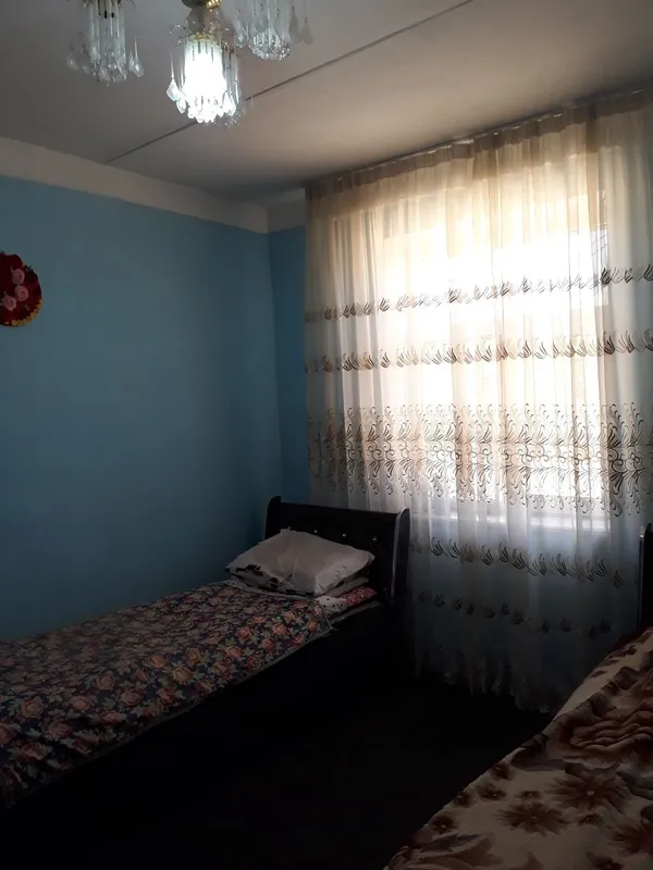 Kvartira sotiladi, narxi batafsil telda kelishiladi! — фото 1