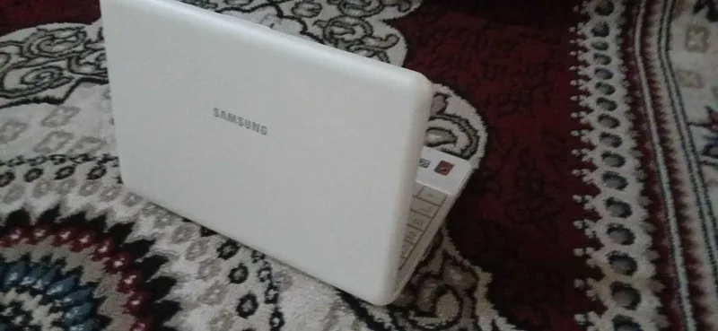 Недорогой ноутбук Samsung 1