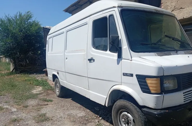 Mersedes benz furgon 8 Mersedes benz furgon 8