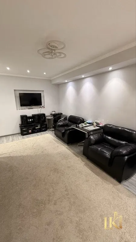 Продаётся уютная 2-комнатная квартира с ремонтом, 65 м², рядом с Паркентским рынком 2