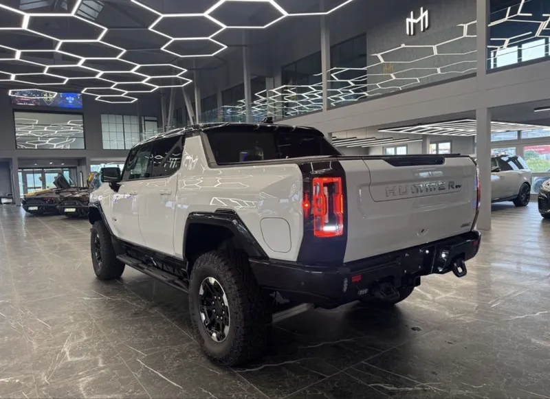 GMC Hummer EV Edition 1 2026 4 GMC Hummer EV Edition 1 2026 4