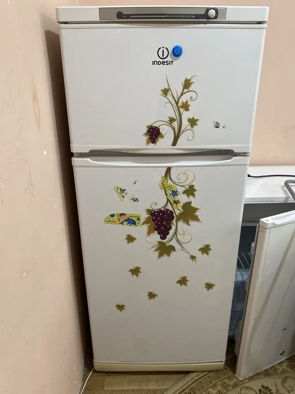Холодильник от INDESIT