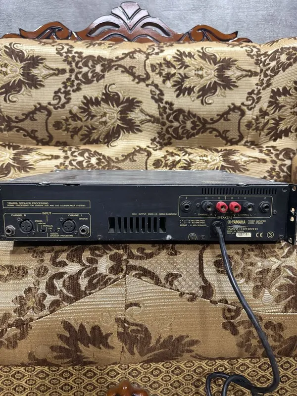 Yamaha CP 2000 I 2 Yamaha CP 2000 I 2