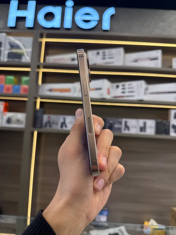 Iphone 16 pro Desert 3