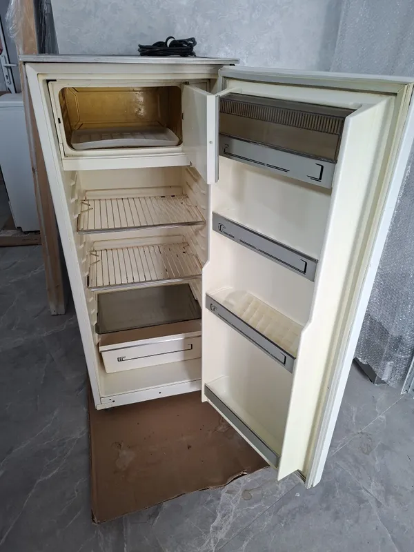Продаётся холодильник 2