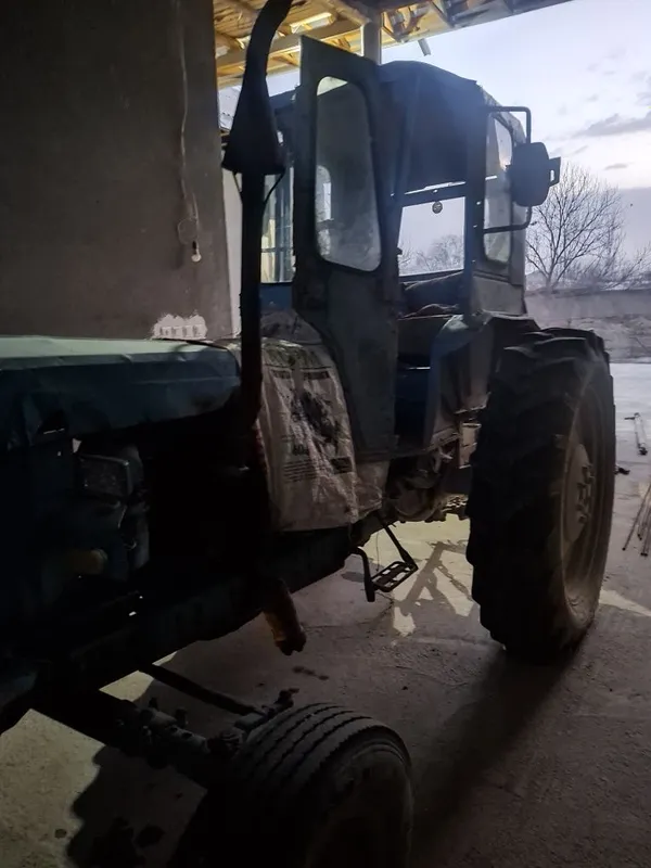 Traktor 28 balonlari 1 yil bo'ldi holati zur matorlar polniy bulgan