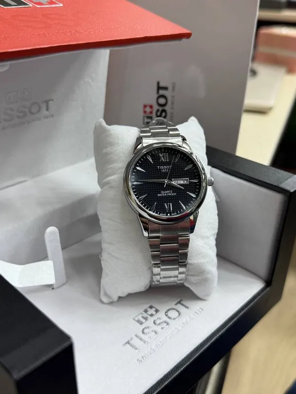 часы TISSOT новые 2 часы TISSOT новые 2