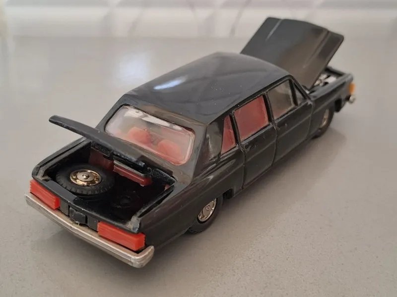 Коллекционная модель Чайка Газ 14, масштаб 1:43 — фото 5
