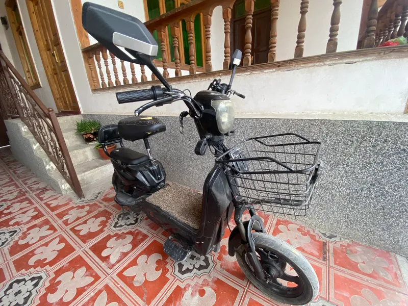 Skuter narxi 1.500 kami bor Holati 10:8 2 Skuter narxi 1.500 kami bor Holati 10:8 2