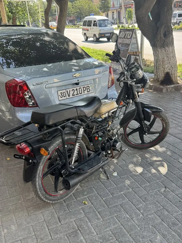 Sirochniga moto sotiladi Sirochniga moto sotiladi