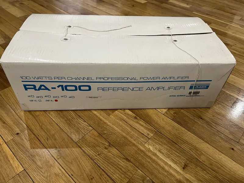 Студийный двухканальный усилитель-Alesis RA-100 1 Студийный двухканальный усилитель-Alesis RA-100 1