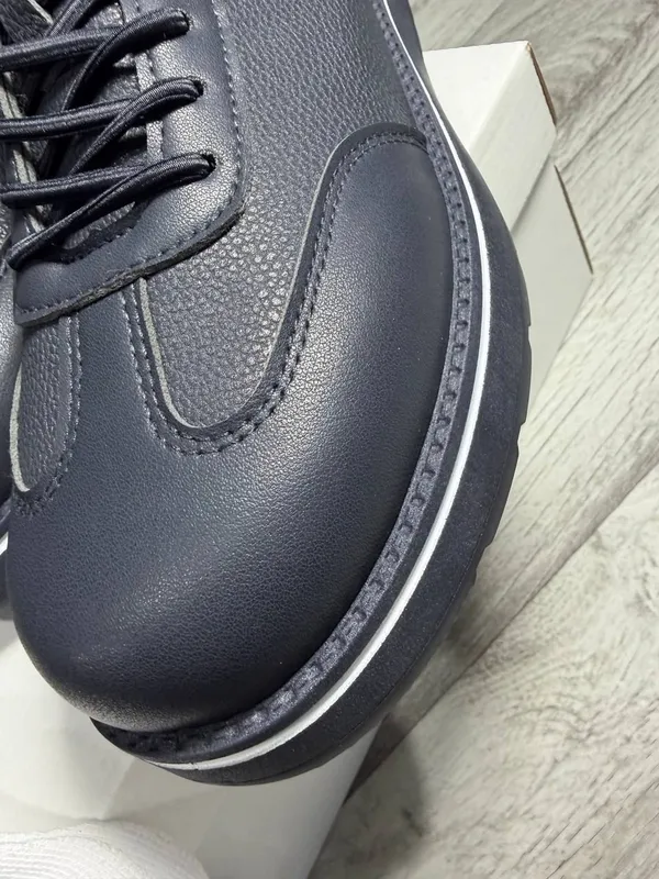 Louis Vuitton Premium Erkaklar Krossovkalari 7 Louis Vuitton Premium Erkaklar Krossovkalari 7