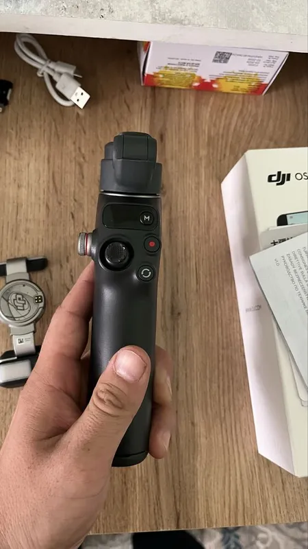 Stablizator Dji Osmo 7 p sotiladi 2 Stablizator Dji Osmo 7 p sotiladi 2