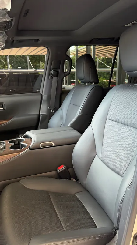 Toyota Land Cruiser 300 3,5 twin turbo 4 Toyota Land Cruiser 300 3,5 twin turbo 4