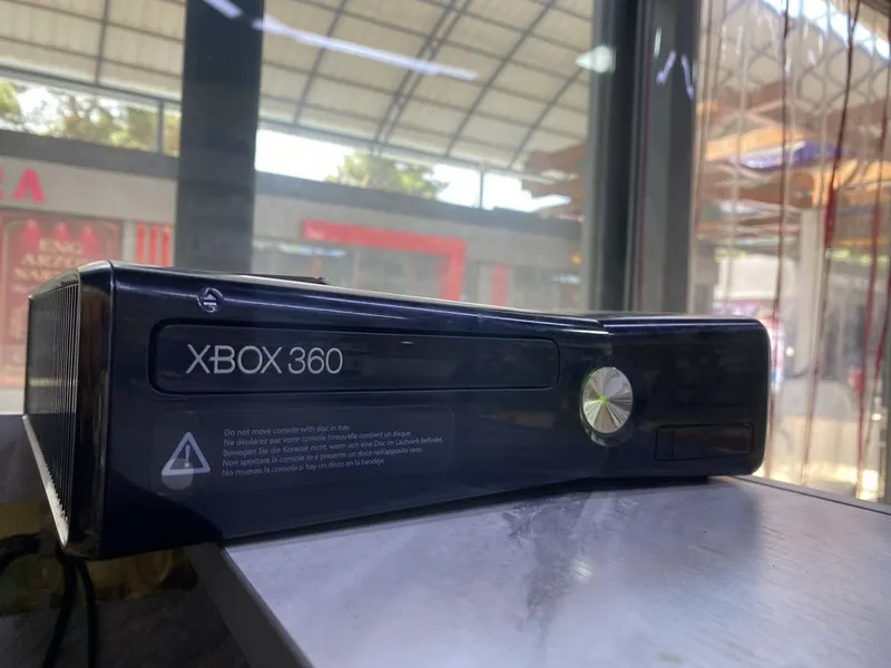 X box 360 slim xolati ideal 1 X box 360 slim xolati ideal 1