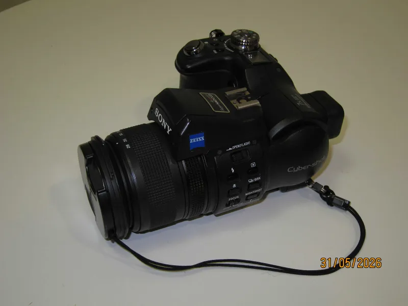 Sony Cyber-shot DSC-F828 — фото 2