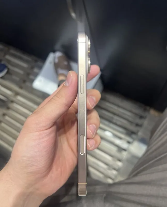 iPhone 16 Pro Max Desert, 256 ГБ, аккумулятор 87%, состояние отличное 3 iPhone 16 Pro Max Desert, 256 ГБ, аккумулятор 87%, состояние отличное 3