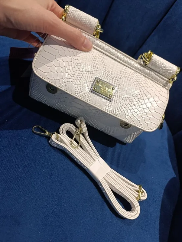 Компактная и удобная сумочка Dolce Gabanna — фото 1