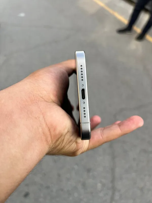 iPhone 15 Pro Max — фото 1