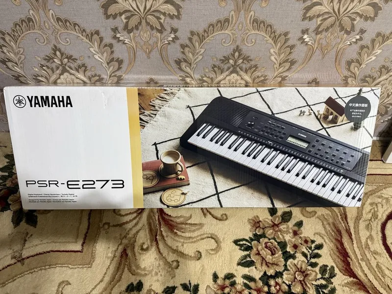 Yamaha PSR-E273 в новом состоянии