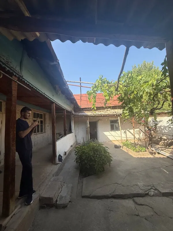 Tovoqsoyda hovli sotiladi  12 sotiğ rasimdagi holi — фото 2