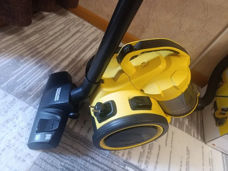 Пылесос Karcher в рабочем состоянии 4 Пылесос Karcher в рабочем состоянии 4