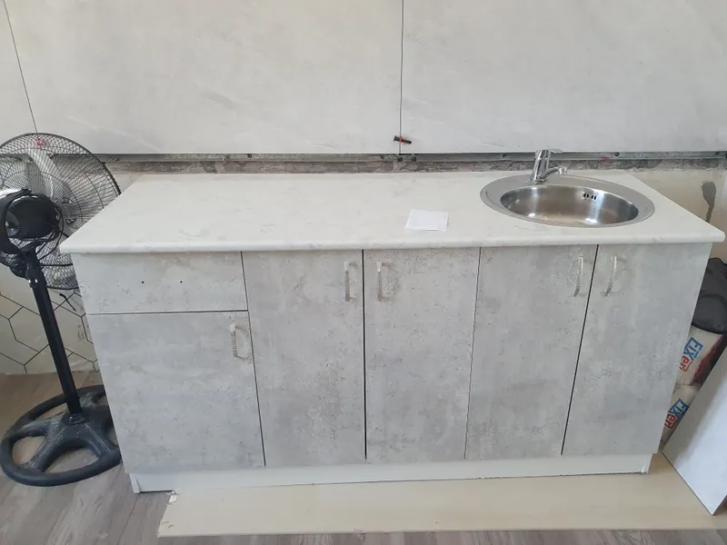 Продаются газовая плита, вытяжка и кухонная мебель 2 Продаются газовая плита, вытяжка и кухонная мебель 2