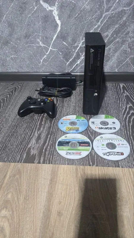 Xbox 360 e, 250 gb Xbox 360 e, 250 gb