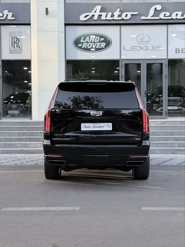 Cadillac Escalade 600 — фото 1