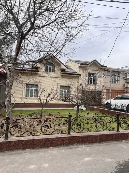 Сдаётся Евродом 4-соток в Домбрабаде современная Минимализм
