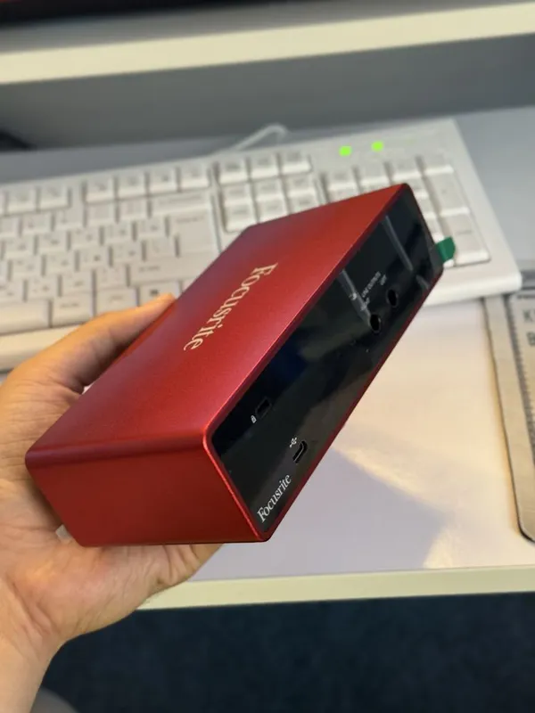 Focusrite Scarlett 2i2 3rd gen yangi kam ishlatilgan — фото 1