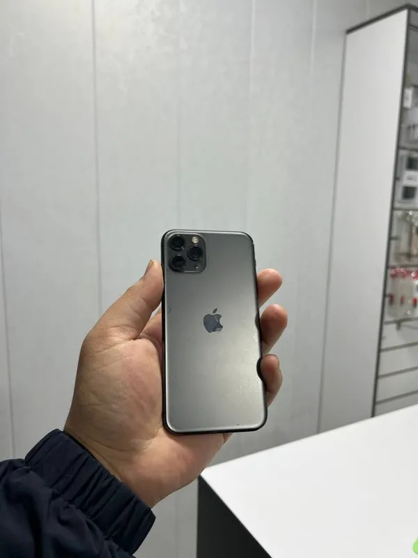 Iphone 11 pro srochna sotiladi
